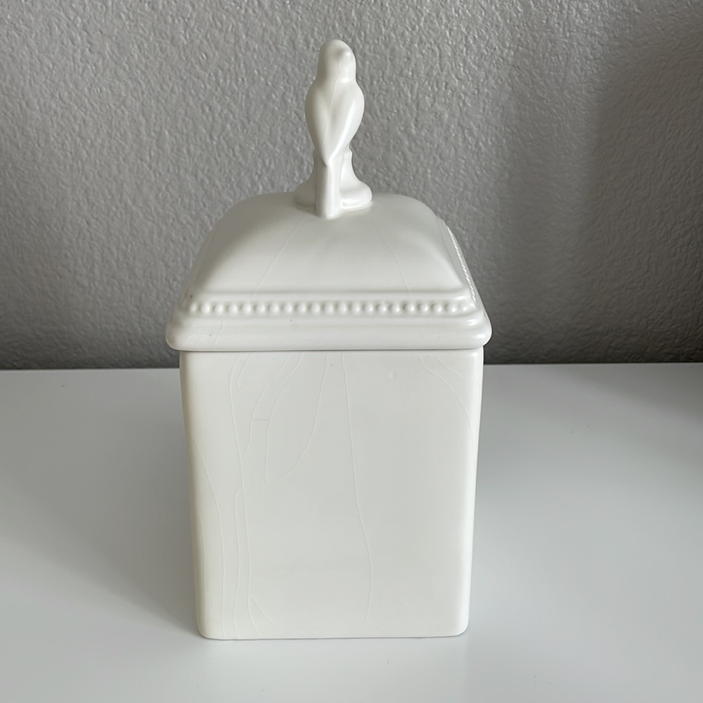 THRESHOLD China All White Square Jar With Cardinal Lid - Picture 4 of 15